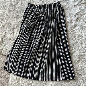 H&M striped skirt with pockets